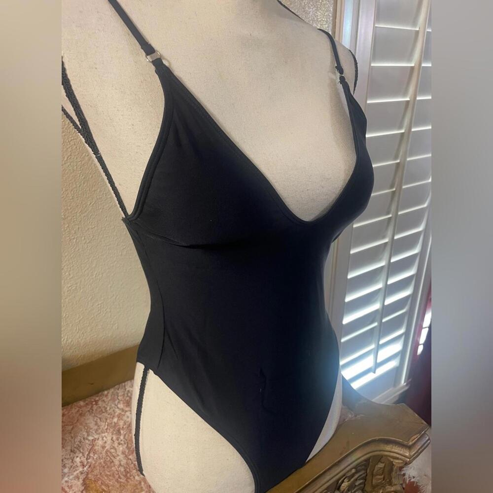 NWT HYPERFIRE Sexy VNeck Onepiece HighCut Swimsuit TummyControlSlimming Monokini